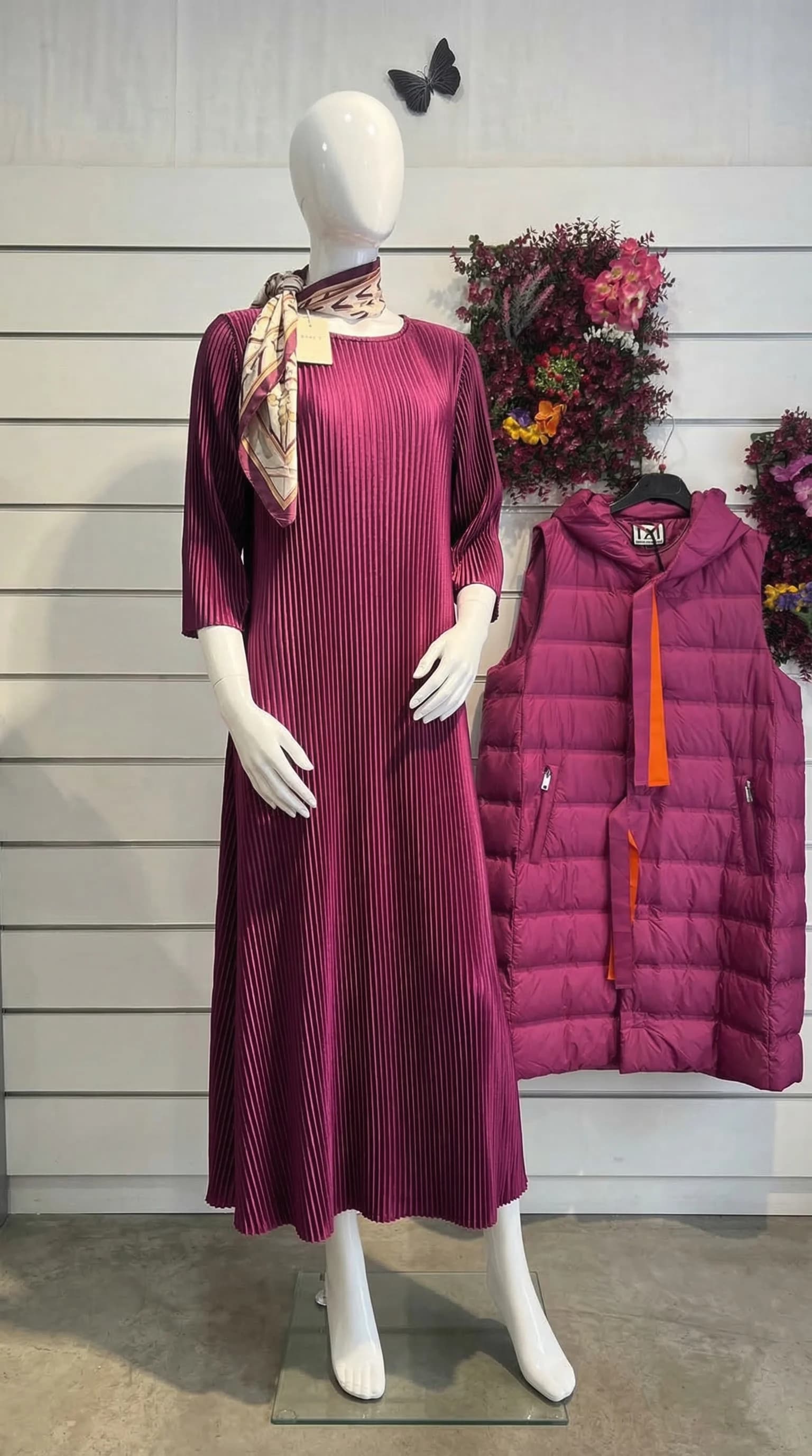 Vestido plisado fucsia con chaleco - Unicca Moda