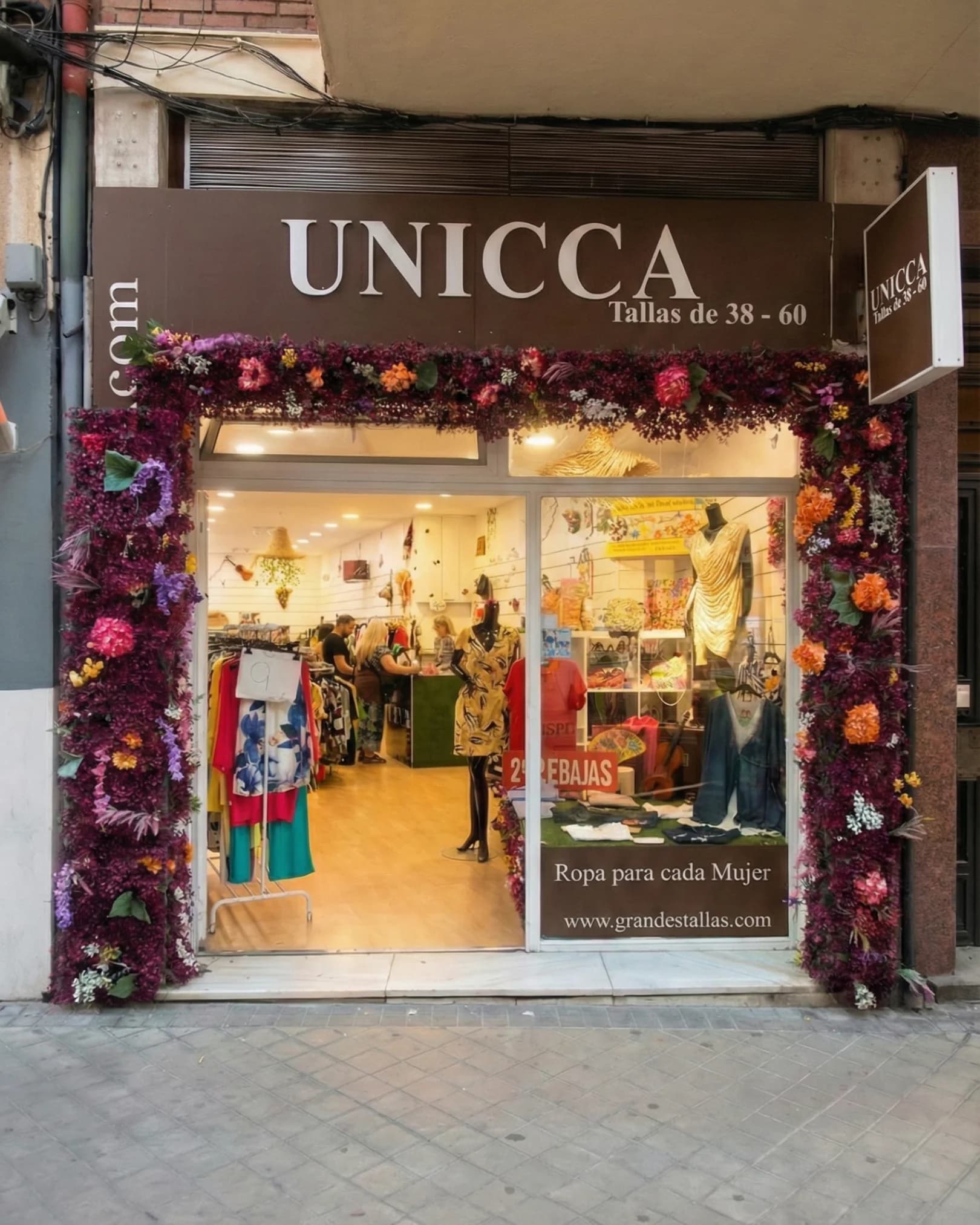 Fachada exterior de Unicca Moda en Chamartín, Madrid - Tienda de ropa mujer tallas 38-60