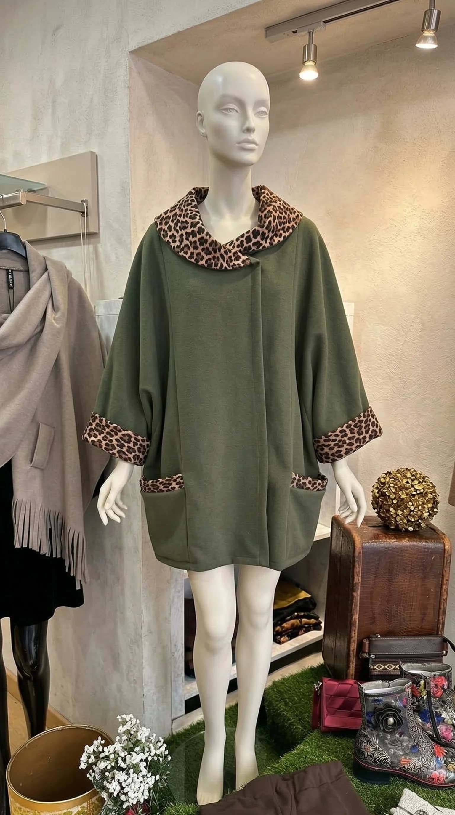 Abrigos y chaquetas talla grande - Novedades Unicca Moda Chamartín